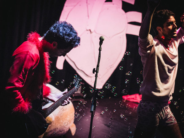 ODE AO AMOR OU MORTE AO SISTEMA LÍMBICO Bruta