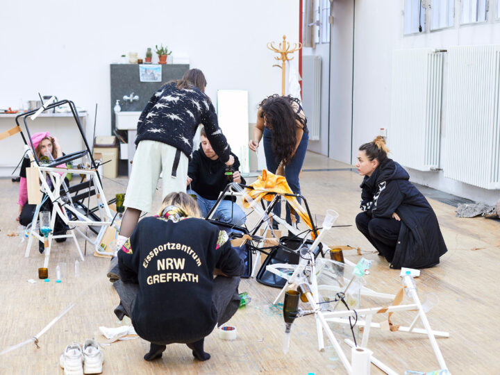 WATERY BORDERS: APPROPRIATING TOXICITY